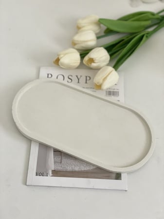 قاعدة بيضاوية كبيرة