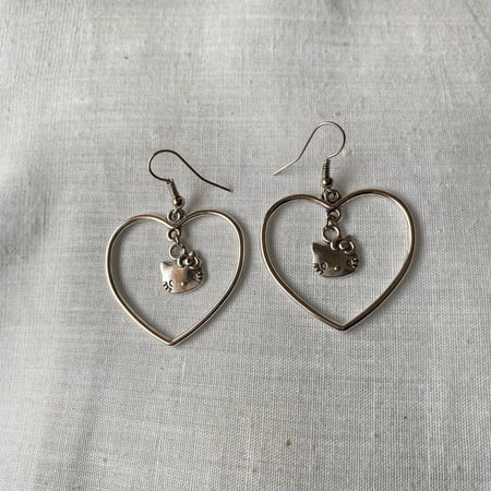 Hello kitty earrings