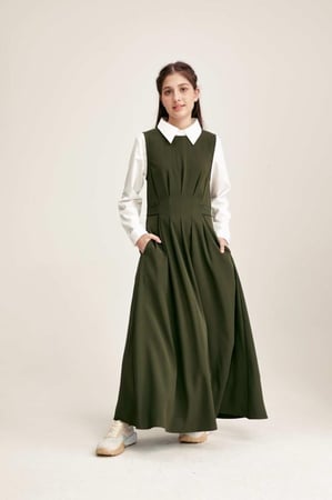 مريول مدرسي للبنات سنبل – تصميم واسع براحة وأناقة