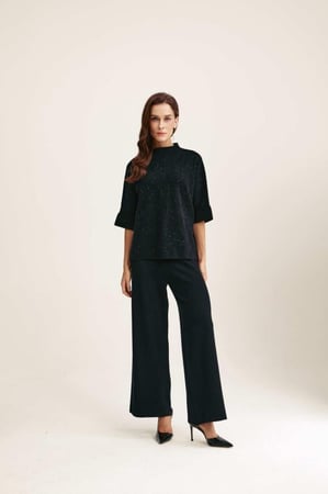 بنطلون واسع بخصر مطاطي