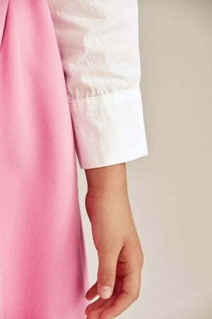 مريول مدرسي إبتدائي سنبل – تصميم كسرات أنيق براحة مثالية