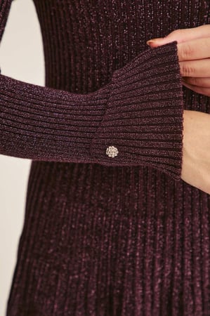 فستان لامع بكسرات