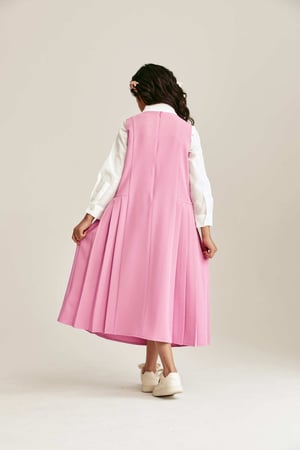 مريول ابتدائي سنبل – تصميم أنيق مريح بخامة تمنح حرية الحركة