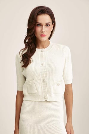 جاكيت محبوك مزين بجيوب