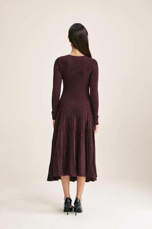 فستان لامع بكسرات