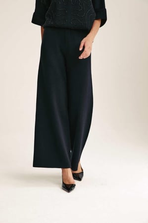 بنطلون واسع بخصر مطاطي