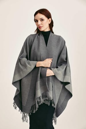 وشاح بونشو بشراشيب