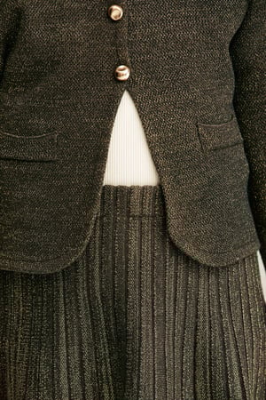 جاكيت لامع بأزرار