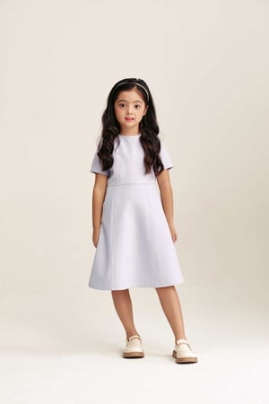 فستان بأكتاف مزينه بالكريستال