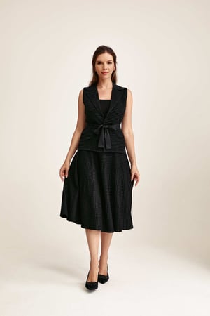 جاكيت بلا أكمام بحزام ربط