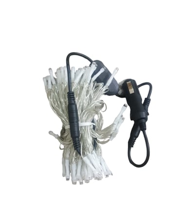 عقد لمبات ليد اللون كريمي  10 متر على ولاعة السيارة