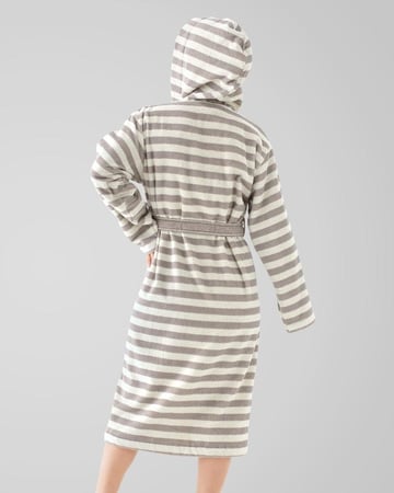 روب استحمام زايروس جذاب بلون أبيض ورمادي