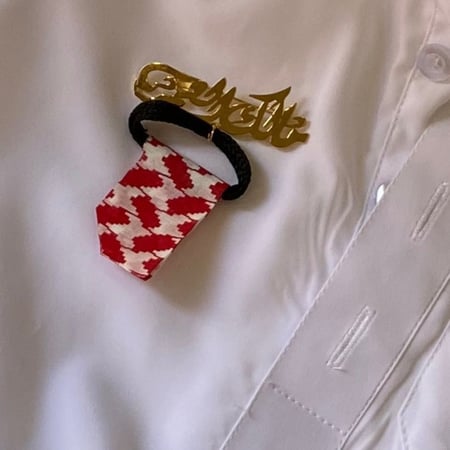 بروش الشماغ بالاسم