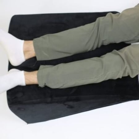 وسادة طبية مضادة للإرتجاع المريئى لحل أعراض الارتجاع المريئي وتقويم العظام من خلال دعم ورفع الجزء العلوي من الجسم وذلك بالحفاظ على الأحماض داخل المعده.