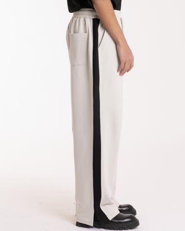 Side embroidered with straight black line trousers