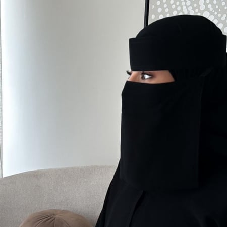 نقاب مطاط مايل