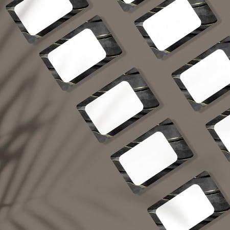 ملصقات الإسم