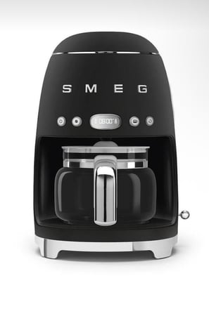 جهاز قهوة smeg مطفي