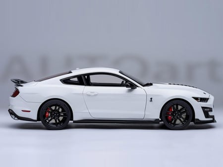 Ford Mustang Shelby GT500 Oxford White 1:18 AUTOart 73095