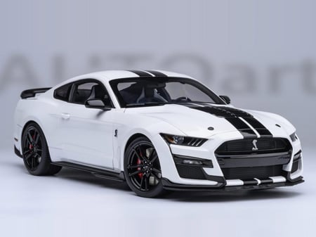 Ford Mustang Shelby GT500 Oxford White 1:18 AUTOart 73095