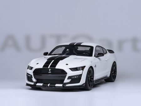 Ford Mustang Shelby GT500 Oxford White 1:18 AUTOart 73095