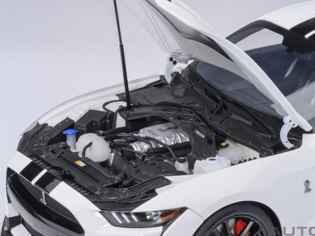 Ford Mustang Shelby GT500 Oxford White 1:18 AUTOart 73095