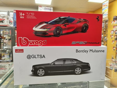 PRE-OWNED Pack of 2 Pieces With NOTES Ferrari SF90 & Bentley Mulsanne 1:18