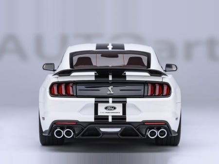 Ford Mustang Shelby GT500 Oxford White 1:18 AUTOart 73095