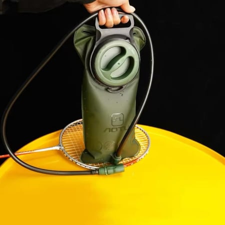Hydration bladder with drinking tube and bite valve قربة ماء مرنة ب