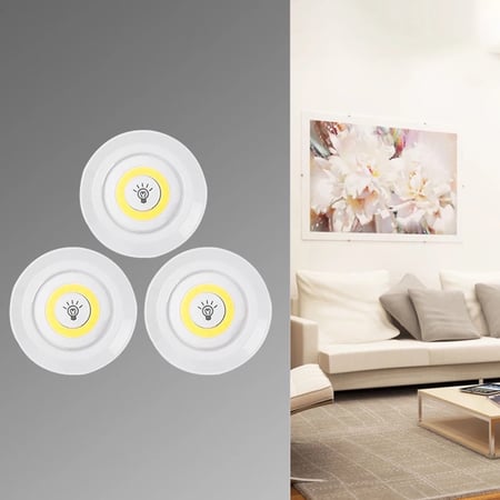 3 مصابيح LED سبوت ، تثبت بلاصق ، تعمل بريموت وتحكم شدة إضاءة ، تعمل بـ 3 بطاريات AA.