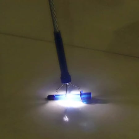 ملقاط مغناطيسي زنبركي مرن بـ 4 مخالب مع مصباح LED ساطع