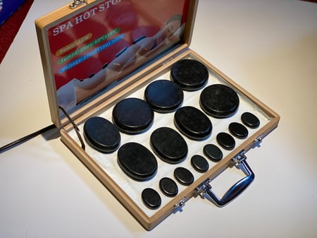 حقيبة تسخين (احجار المساج) من خشب الخيزران مع 16 قطعة من احجار البازت