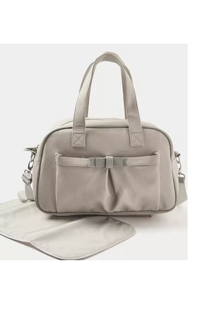 شنطة حفاضات مزودة بسحاب من جيجلز