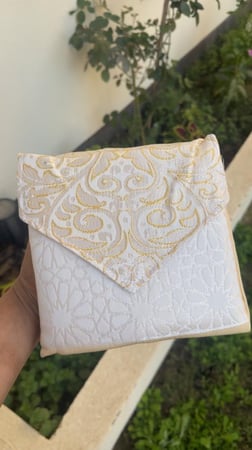 شنطة مع سجادة