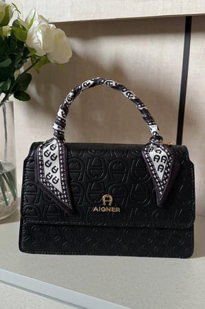 AIGNER new