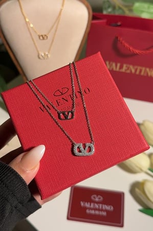 قلادة فالنتينو