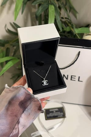 قلادة شانيل