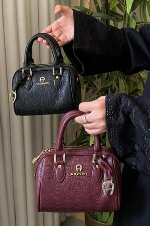 Small- AIGNER