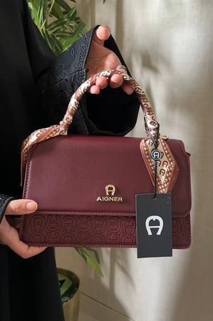 AIGNER new