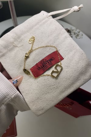 اسورة فالنتينو