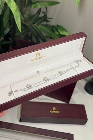 اسورة لؤلؤ AIGNER