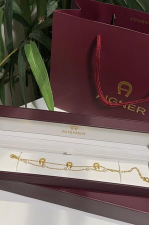 اسورة لؤلؤ AIGNER