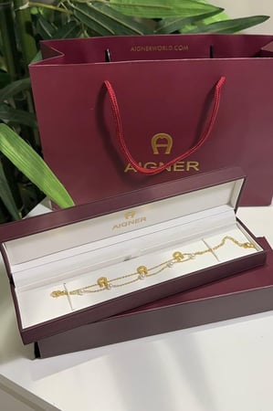 اسورة لؤلؤ AIGNER