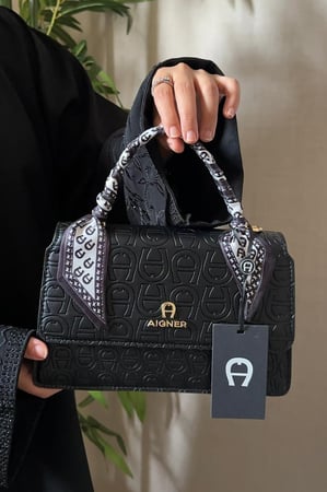 AIGNER new