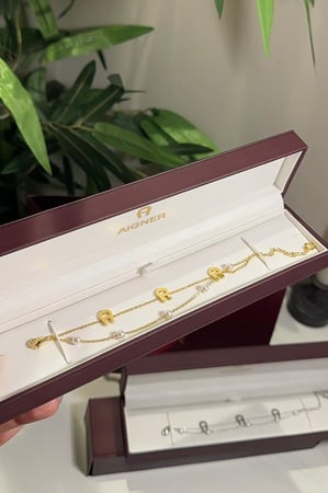 اسورة لؤلؤ AIGNER