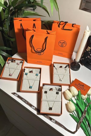 سلسال وحلق H