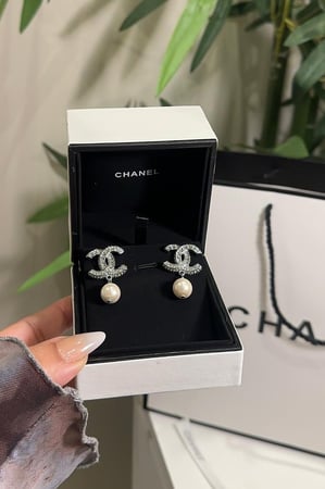 حلق شانيل لؤلؤ ماستر