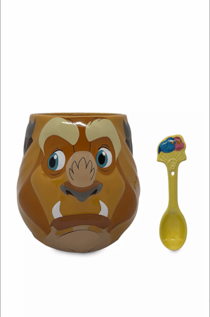 كوب الوحش مع ملعقة