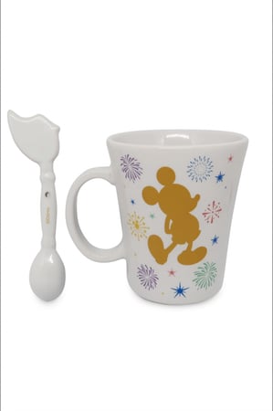 كوب وملعقة مفتاح الخيال