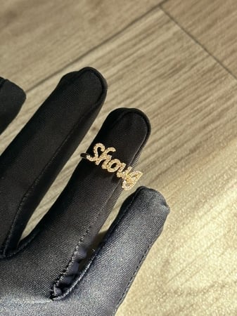 خاتم بالاسم نسائي